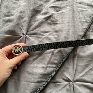 Micheal Kors Thin Black Belt